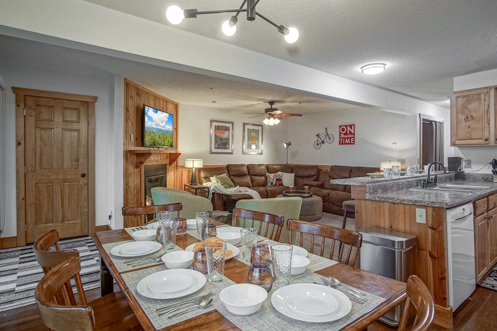 Summit 307D 3Br Condo Close to the Village