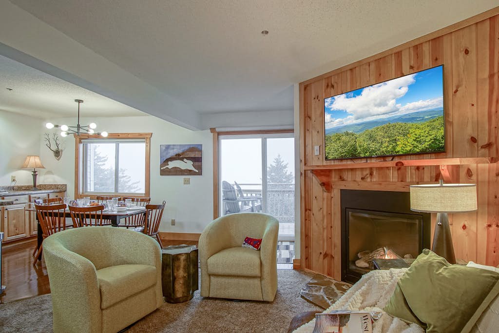 Summit 307D 3Br Condo Close to the Village