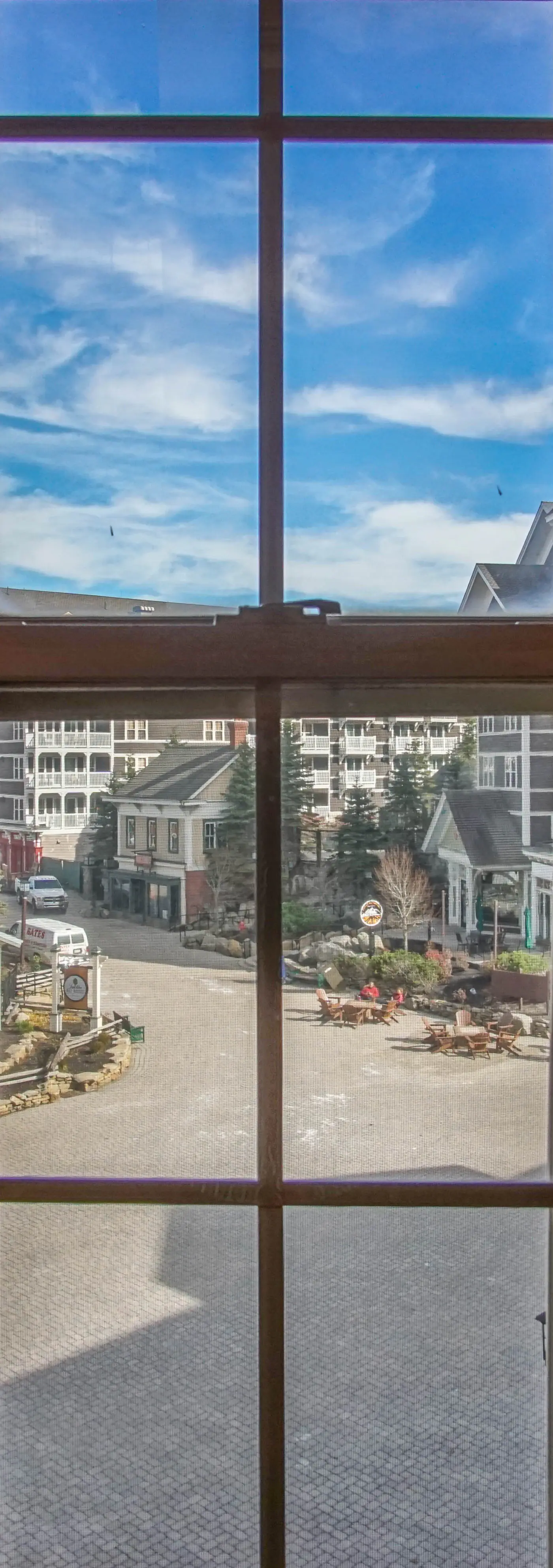 1 Br Junior Studio: Rimfire 421