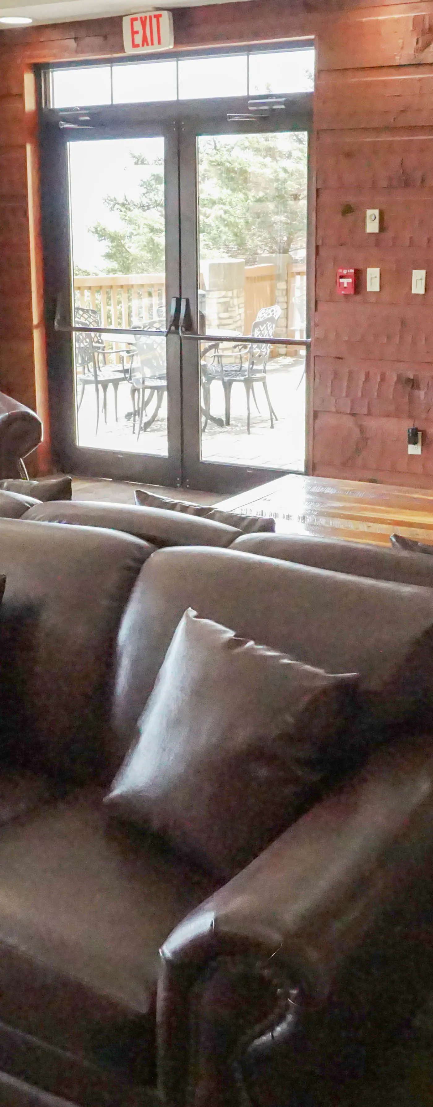 1 Br Junior Studio: Rimfire 421