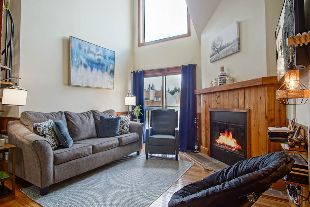 Whistlepunk 44 - 1 Bedroom with loft, Slopeside Complex