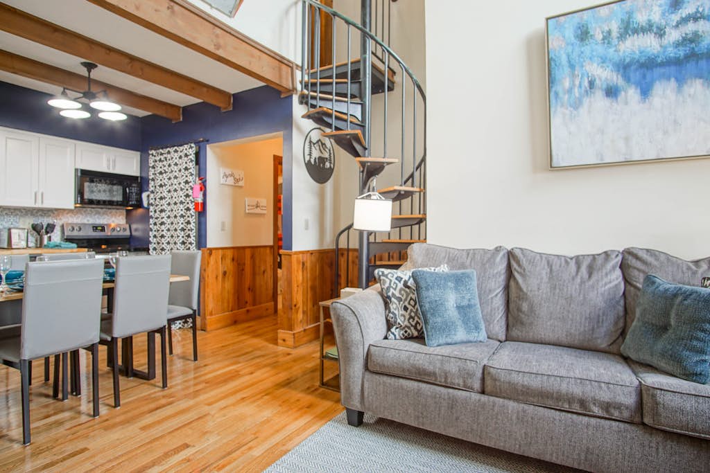 Whistlepunk 44 - 1 Bedroom with loft, Slopeside Complex