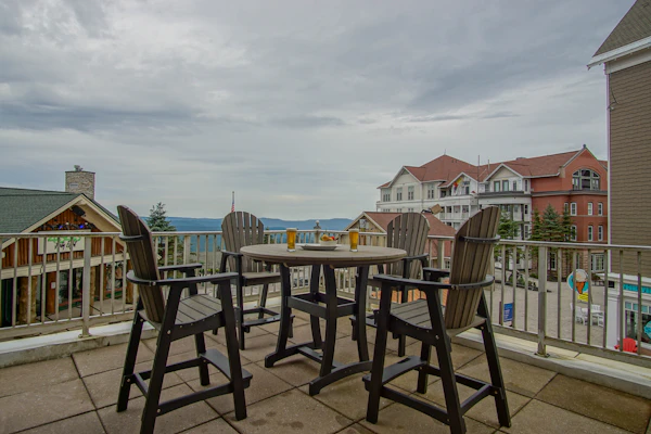 Highland House #102-104: 2Br: 2 Bath