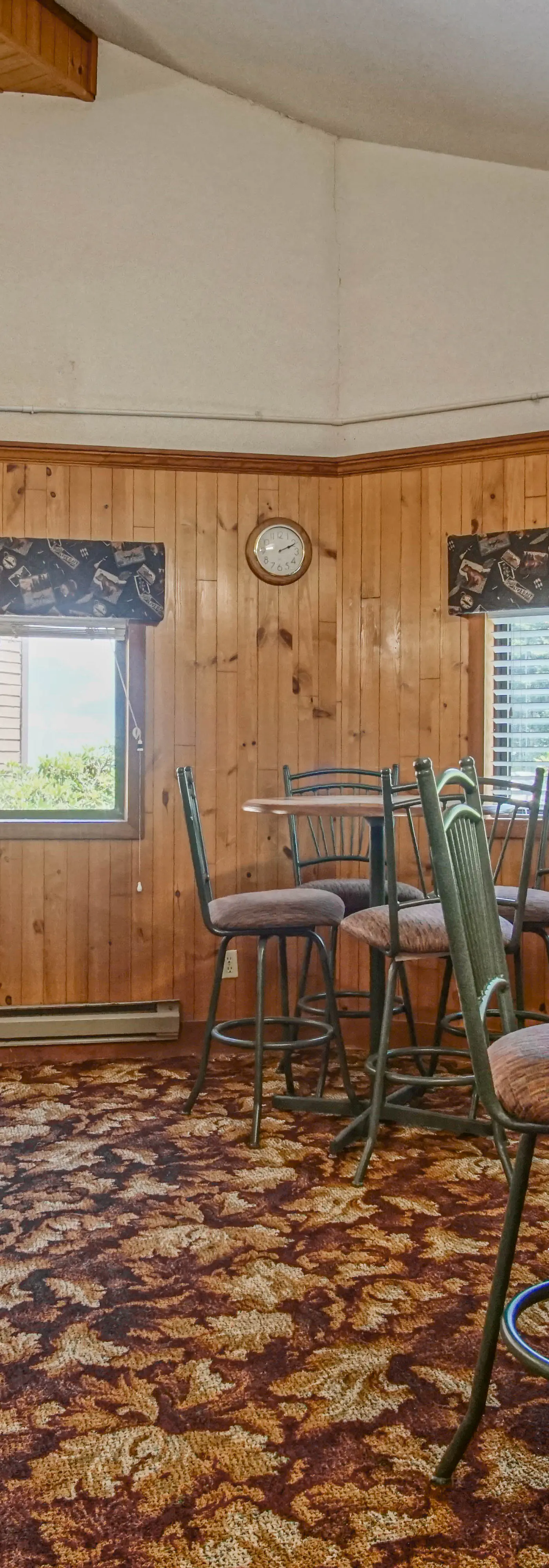 1 Br: Snowcrest 210B