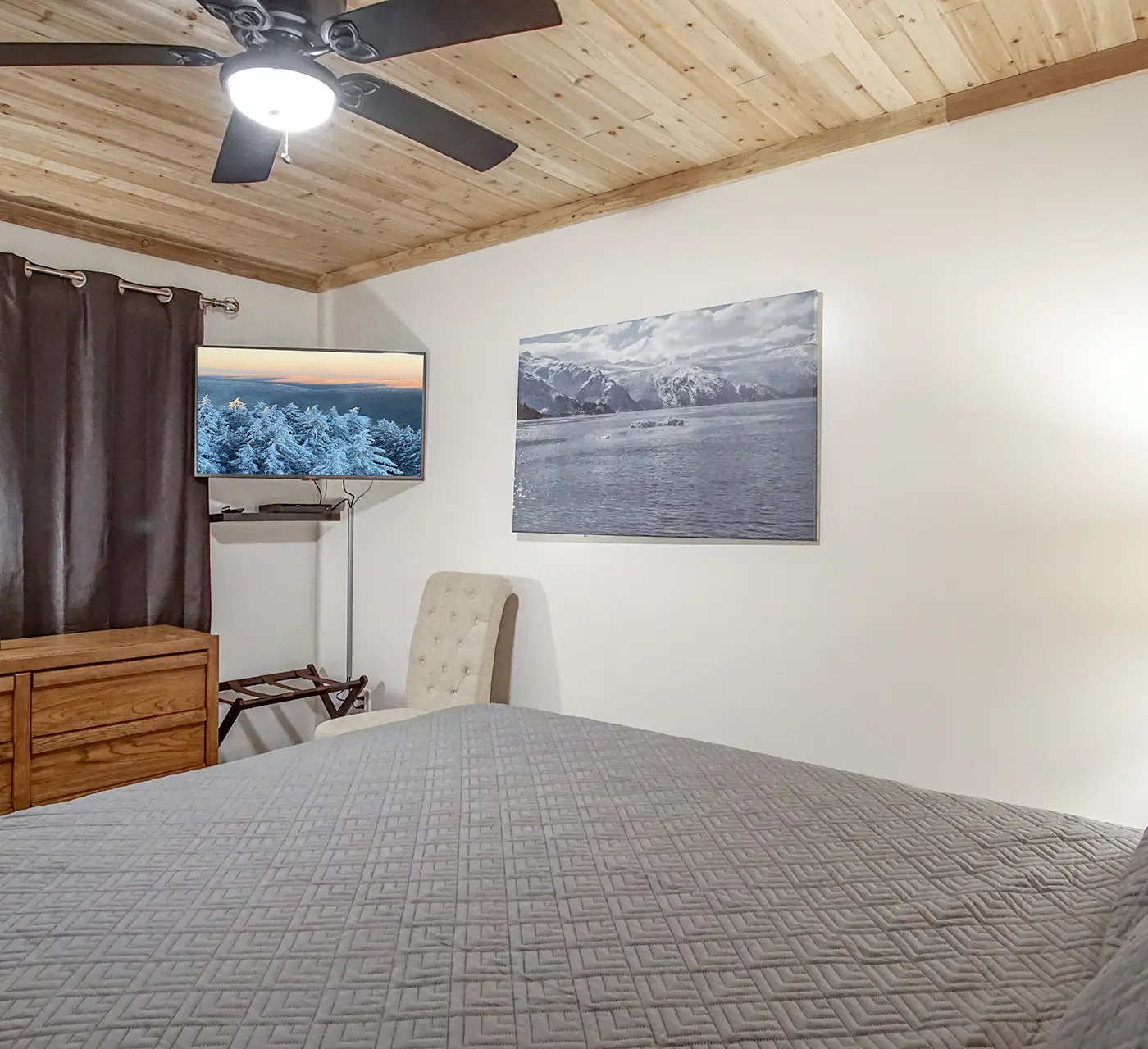 1 Br: Snowcrest 210B