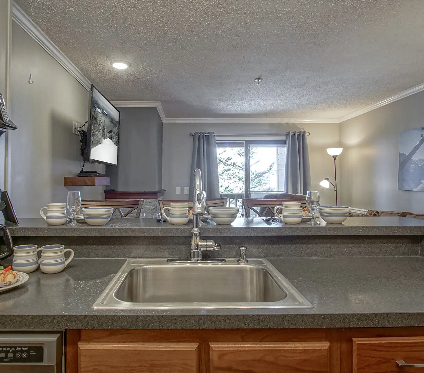 1 Br: Snowcrest 210B