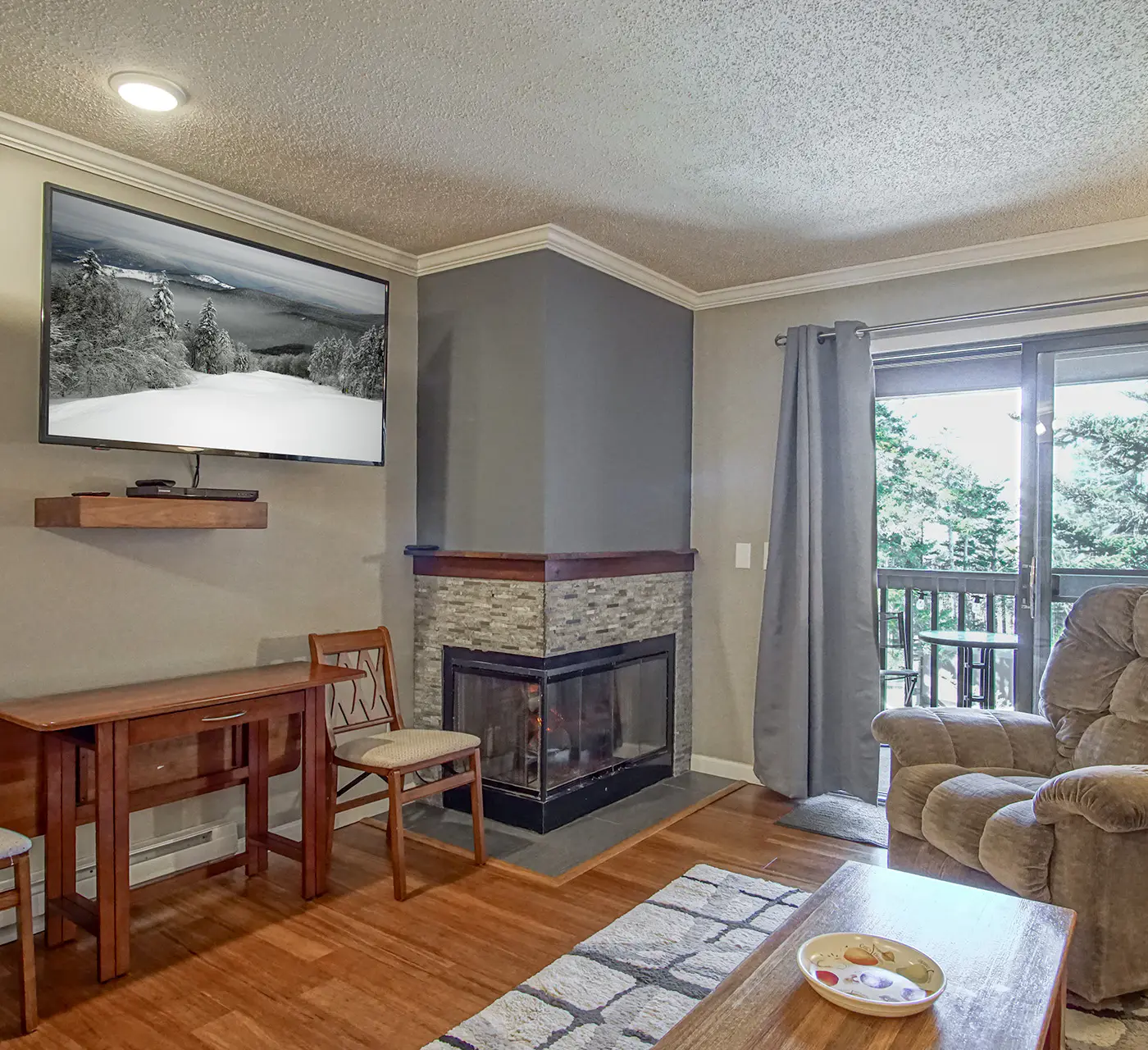 1 Br: Snowcrest 210B