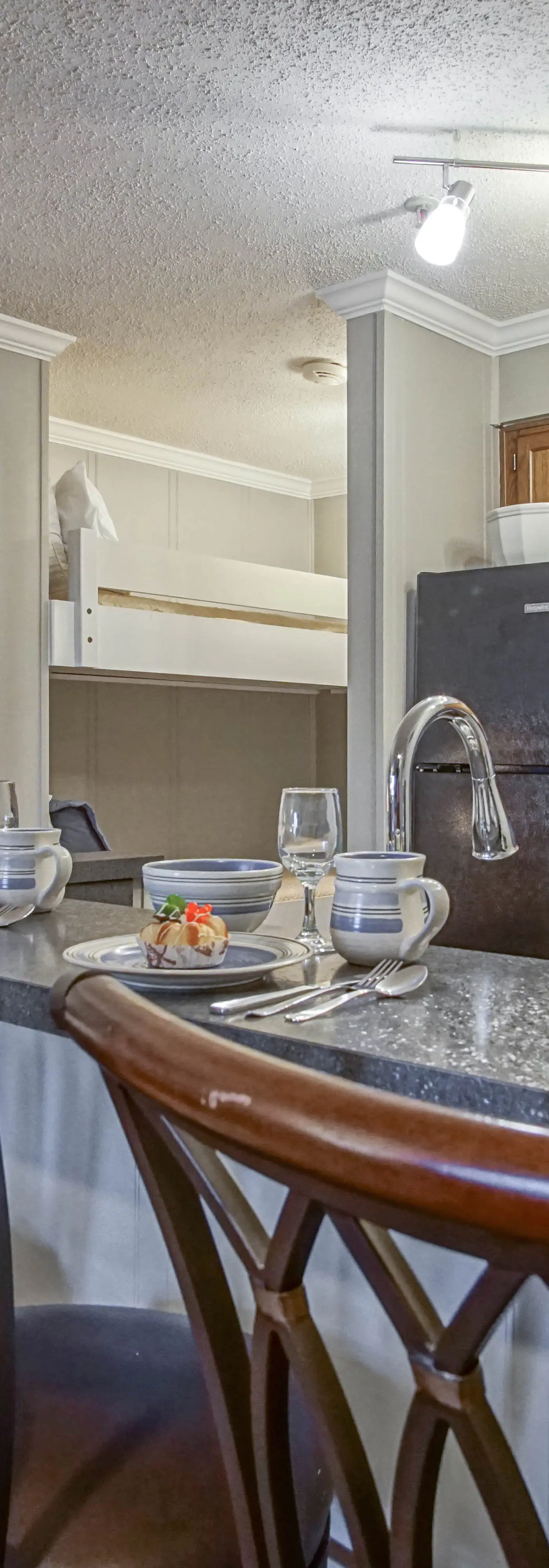 1 Br: Snowcrest 210B