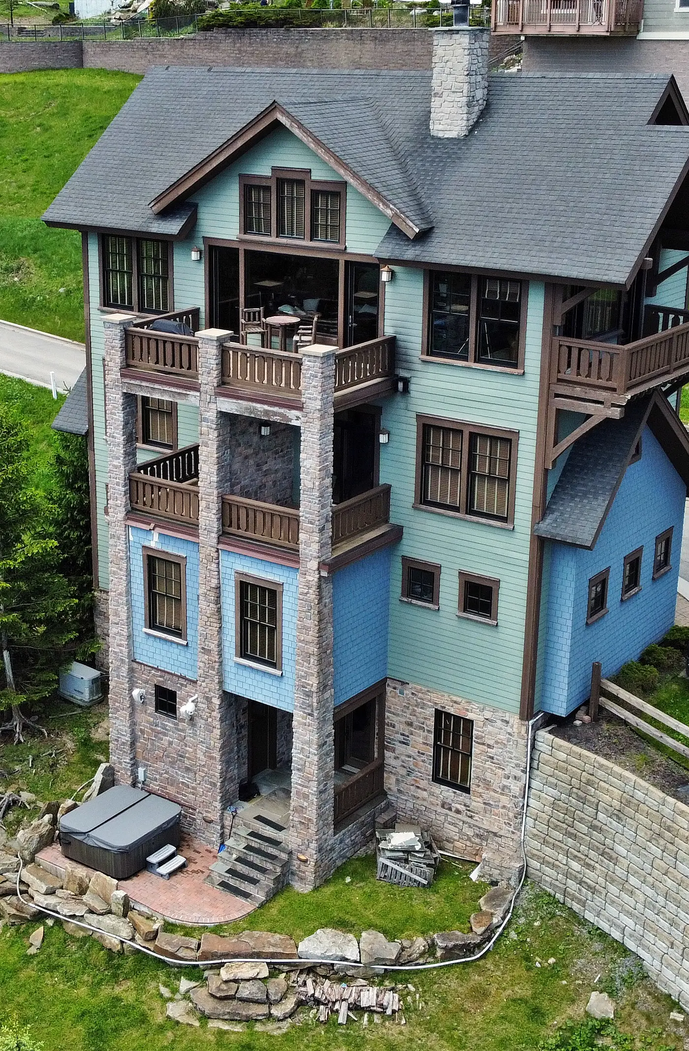 8 Br: Sanctuary Slopeside 1