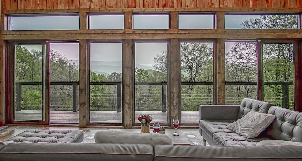 5 Br: Cupp Runneth Over - Luxurious retreat nestled 9.7 miles from Snowshoe