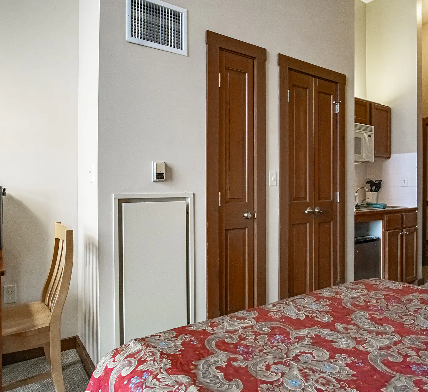 1 Br Jr Studio: Allegheny Springs 414