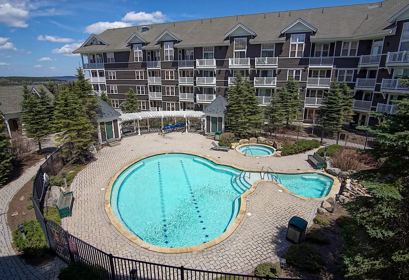 1 Br Jr Studio: Allegheny Springs 414