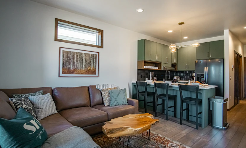 3 Bedroom: Coal Box Beautiful Unique Home Close to Slopes