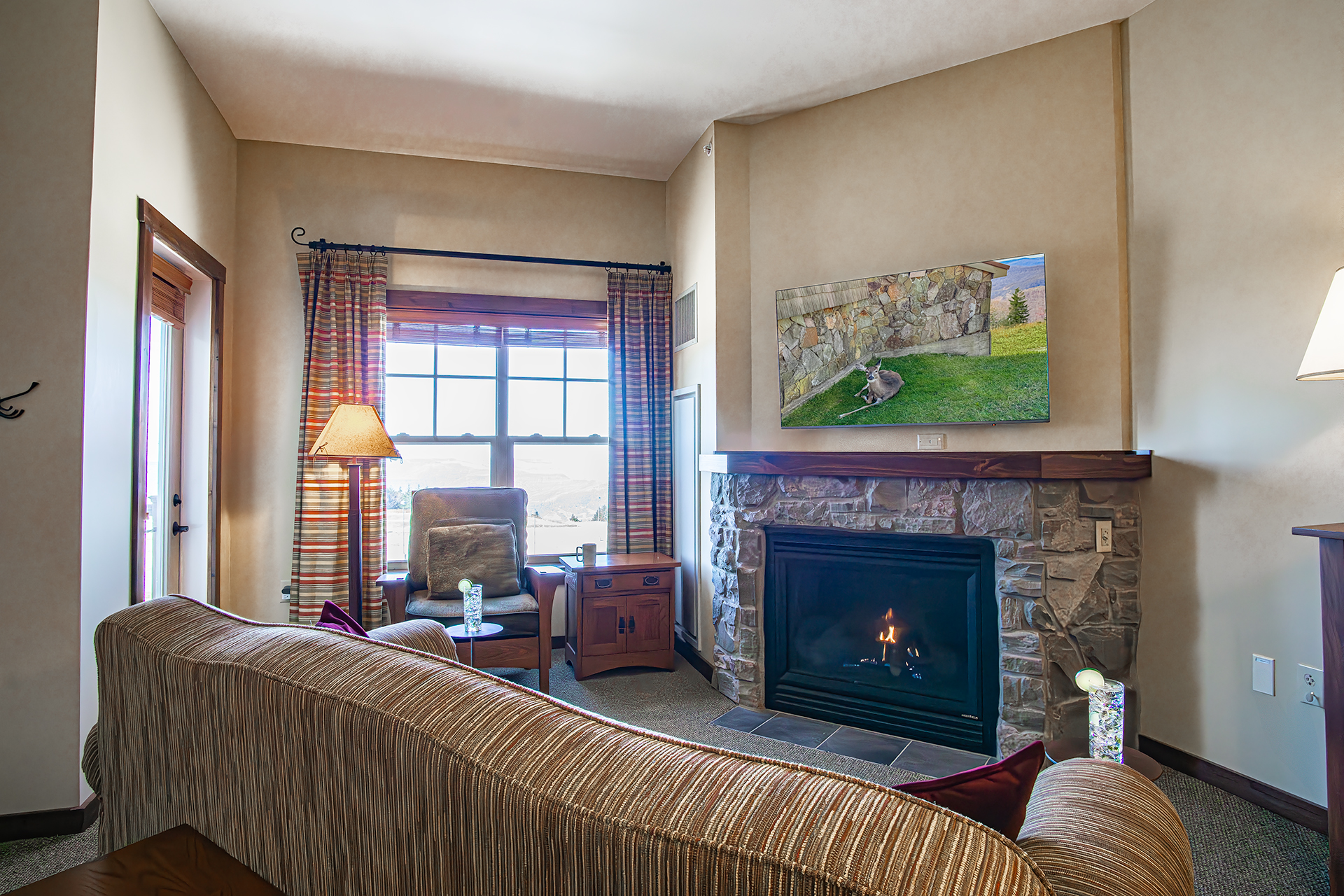 Soaring Eagle 414, Studio