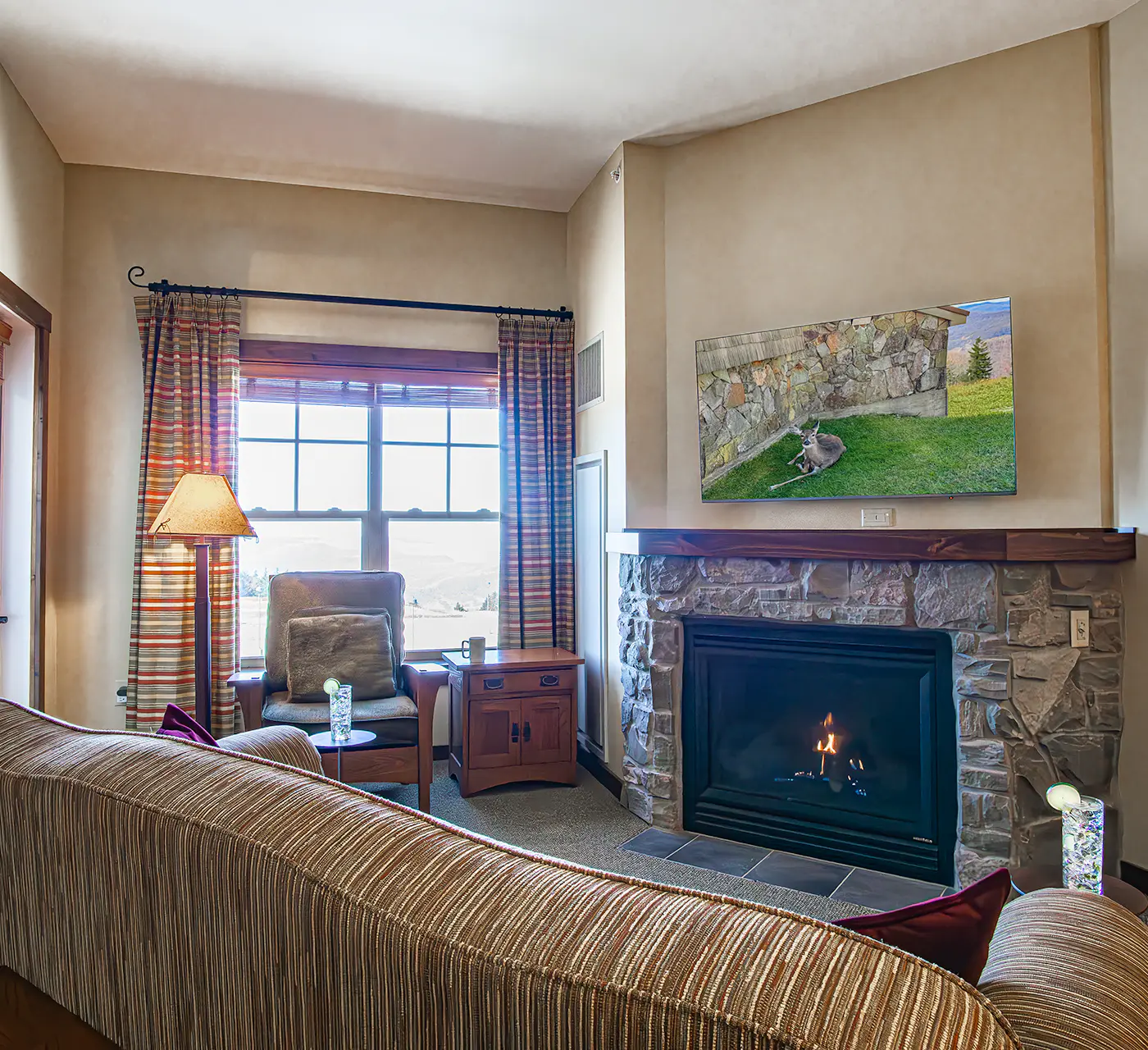 1 Br Studio: Soaring Eagle 414