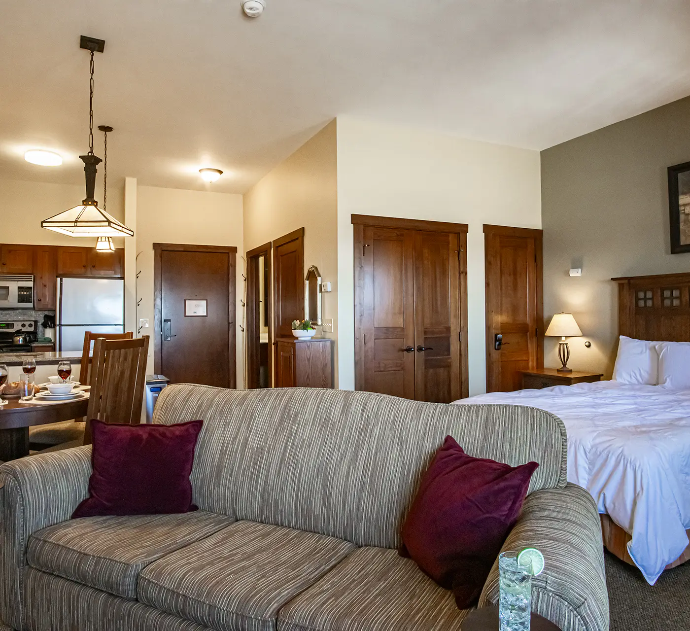 1 Br Studio: Soaring Eagle 414
