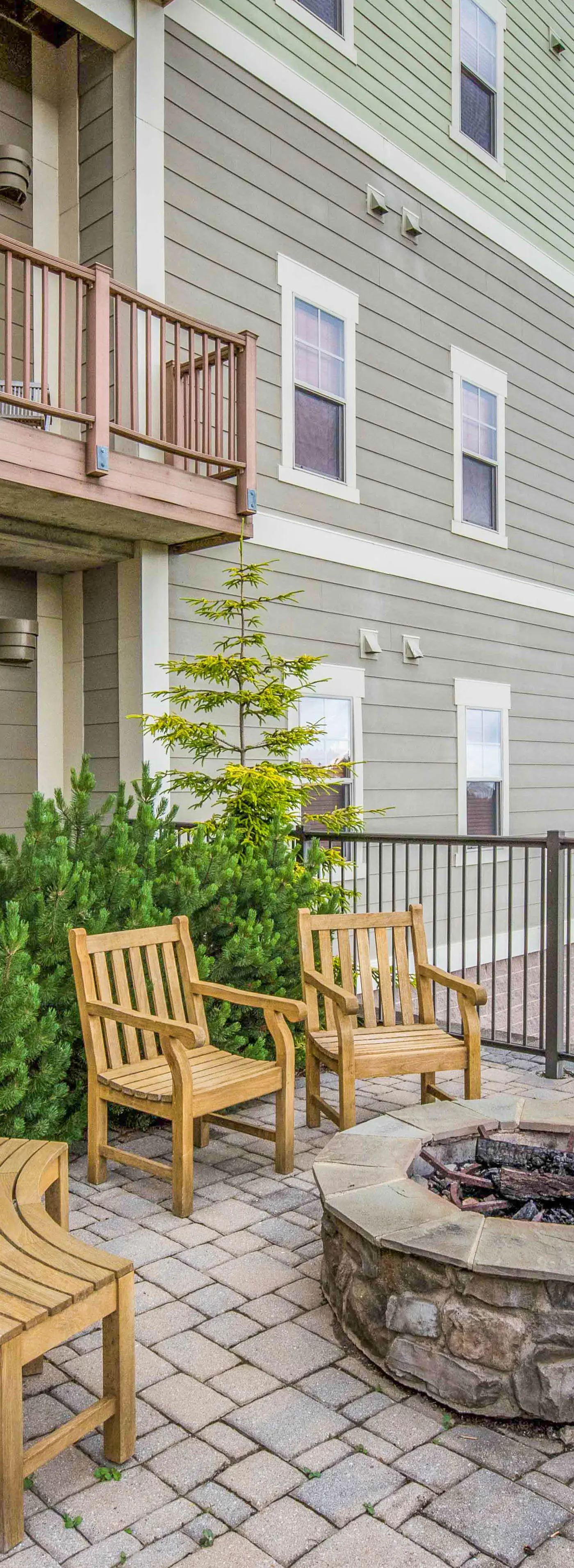 1 Br Studio: Soaring Eagle 414