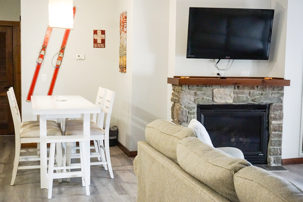 2 Br: Soaring Eagle 216