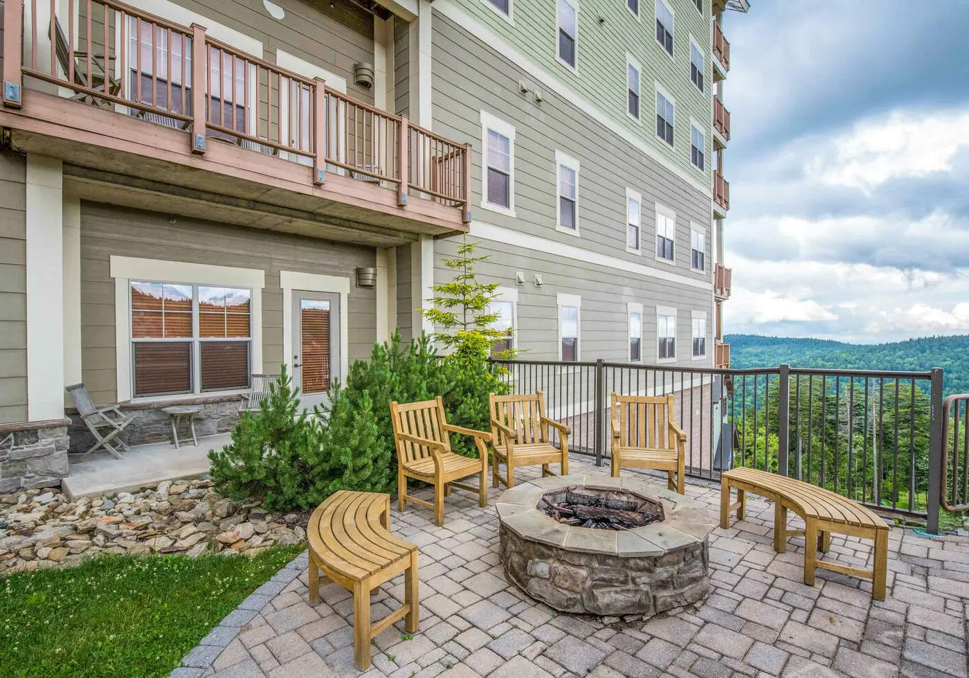 2 Br: Soaring Eagle 216