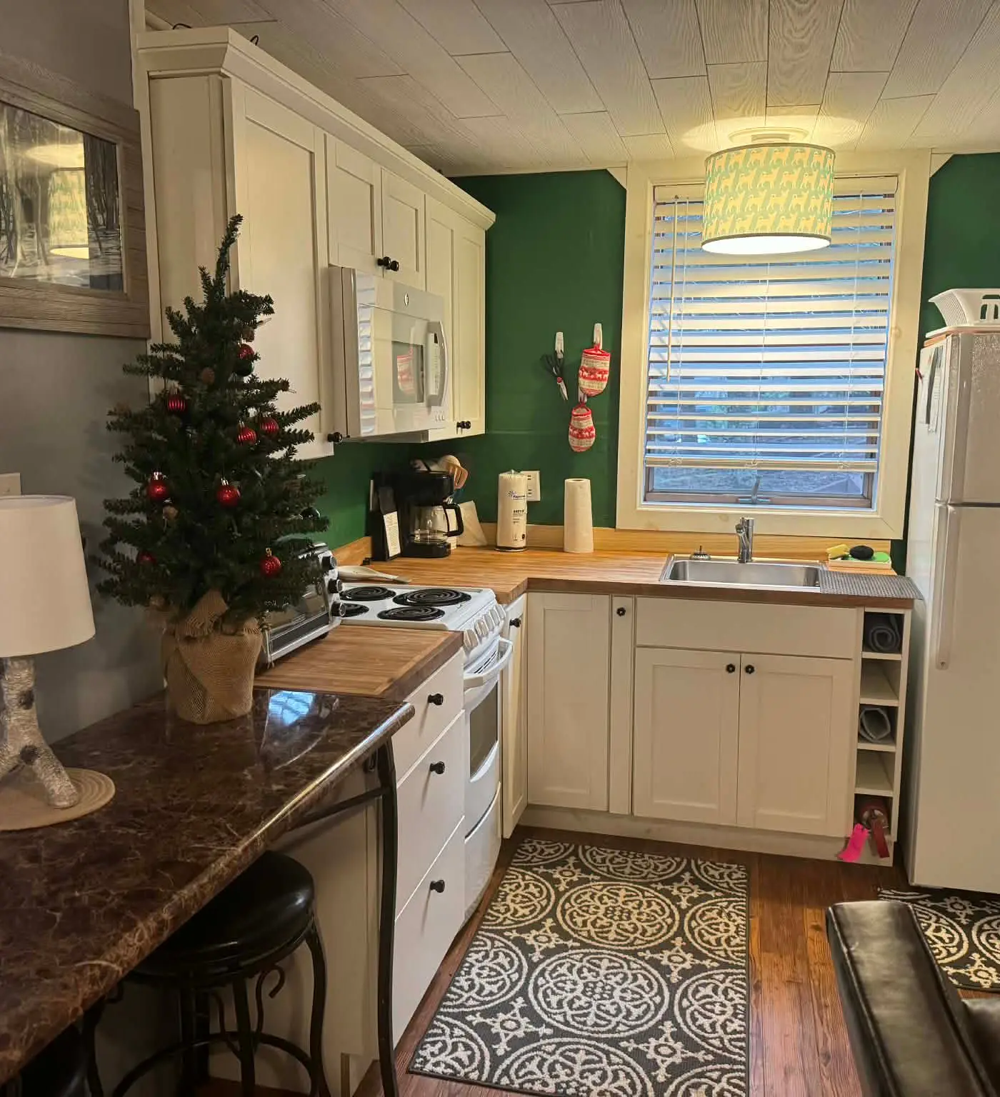 1 Br: Studio Overlook 21-C