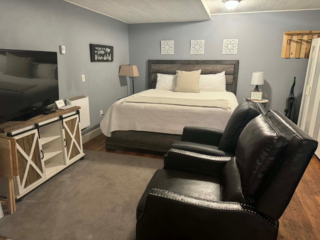 Overlook Condo 21-C Studio Off Mountain Lodging