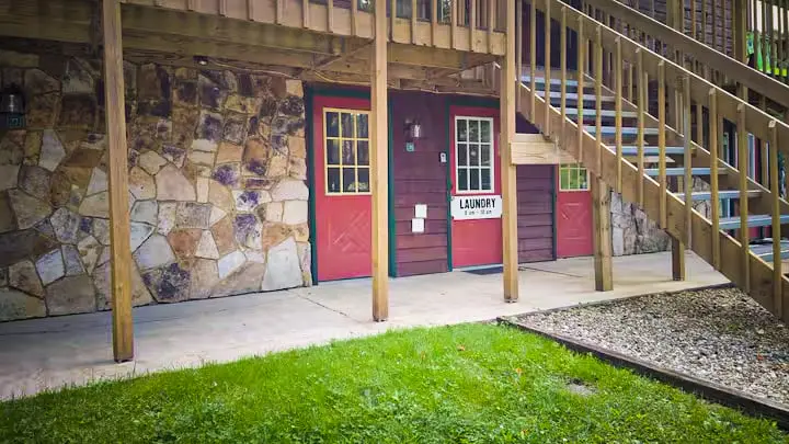 1 Br: Studio Overlook 21-C