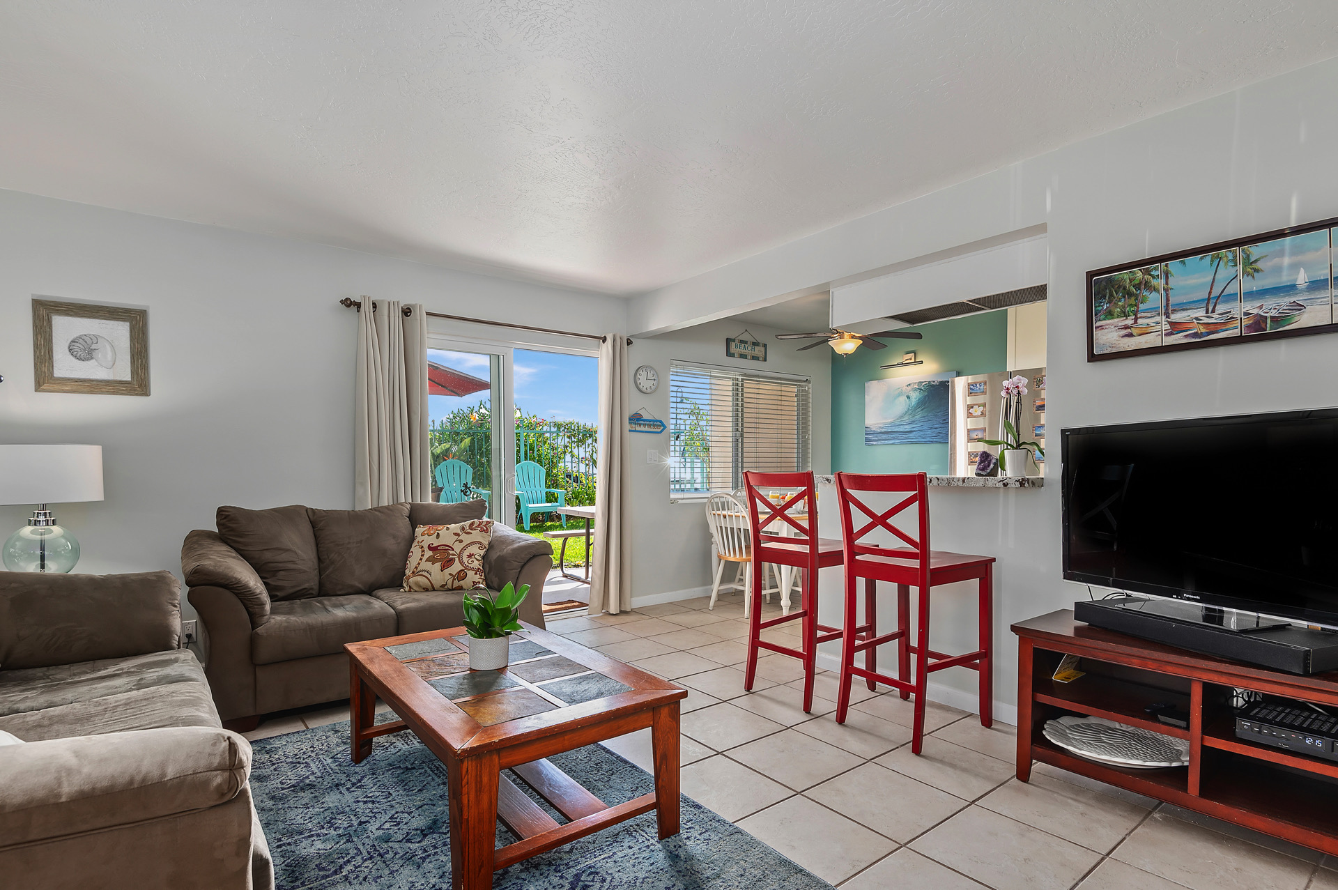 2BR Condo right next to the beach and walkable to all the best of Carpinteria!