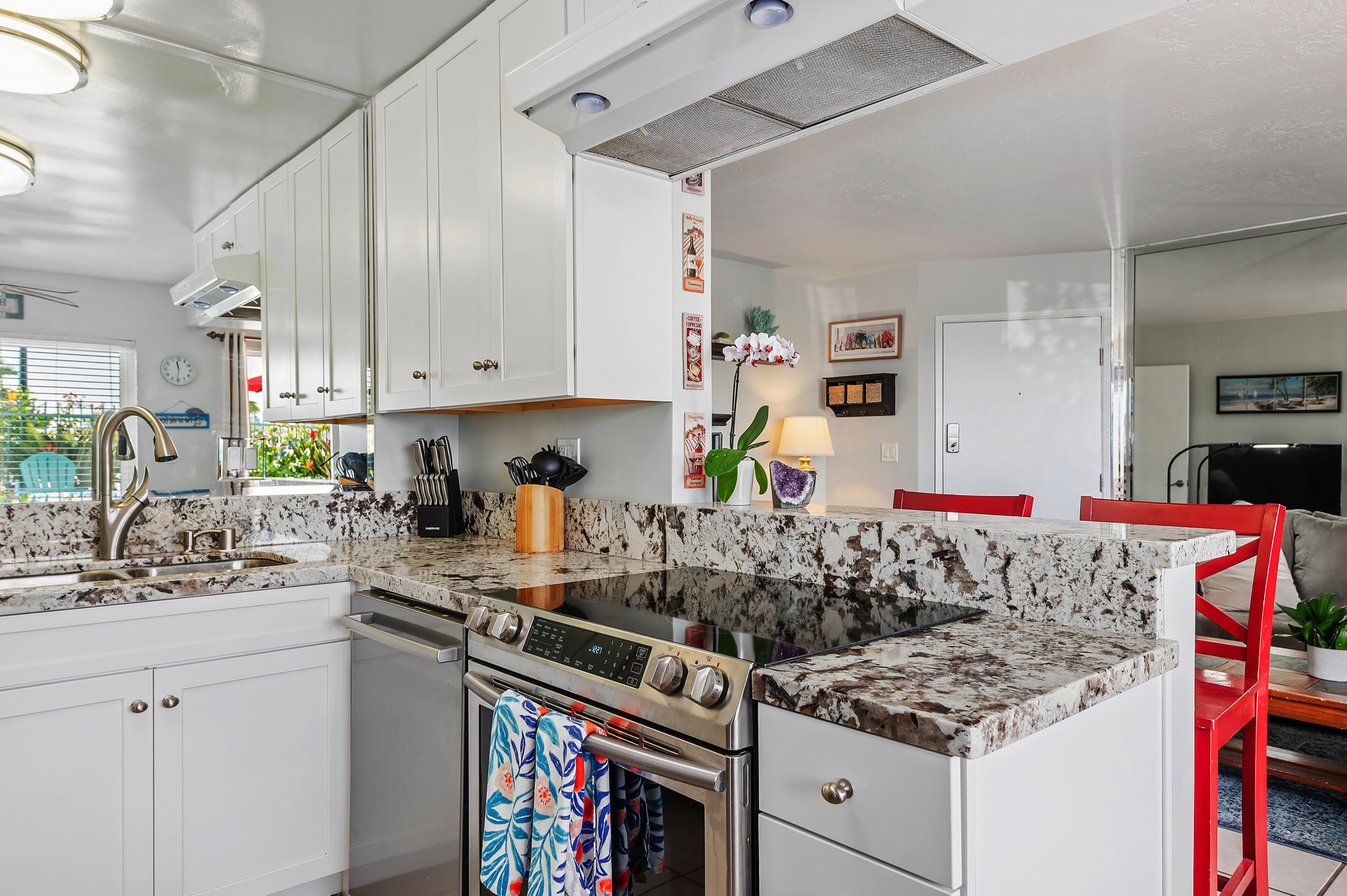 2BR Condo right next to the beach and walkable to all the best of Carpinteria!