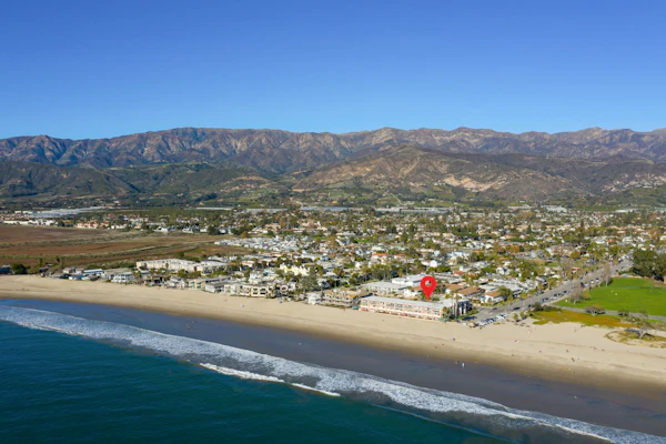 2BR Condo right next to the beach and walkable to all the best of Carpinteria!