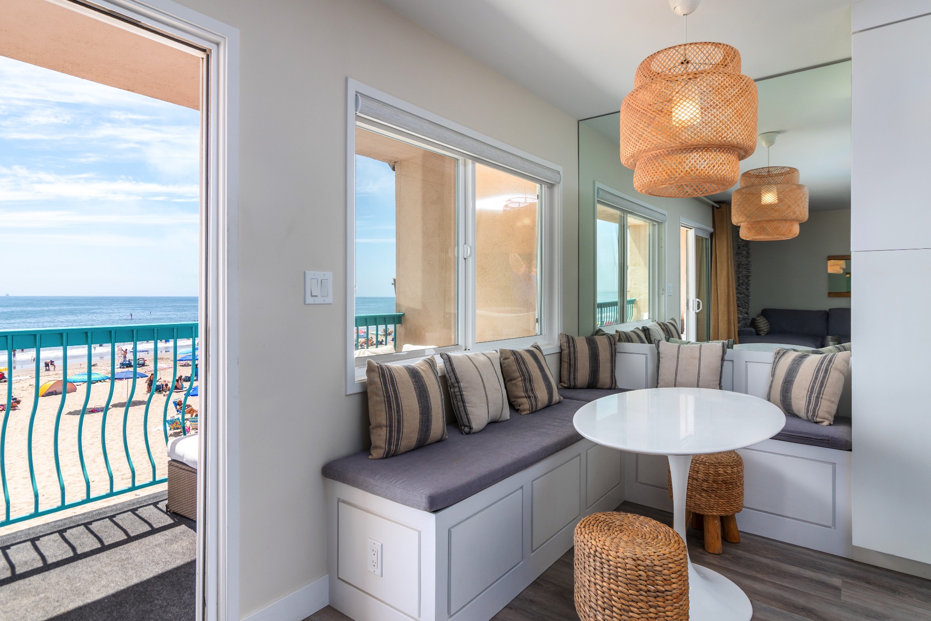 Beachfront 2BR Condo in Sunny Carpinteria