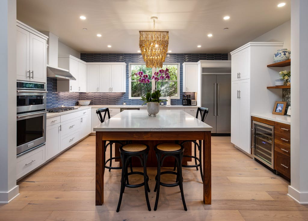 Lovely Lighthouse Way Near State St, Beach and Parks On The Mesa.