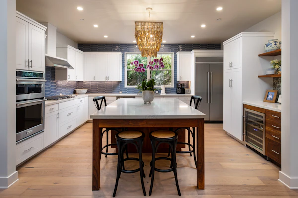 Lovely Lighthouse Way Near State St, Beach and Parks On The Mesa.