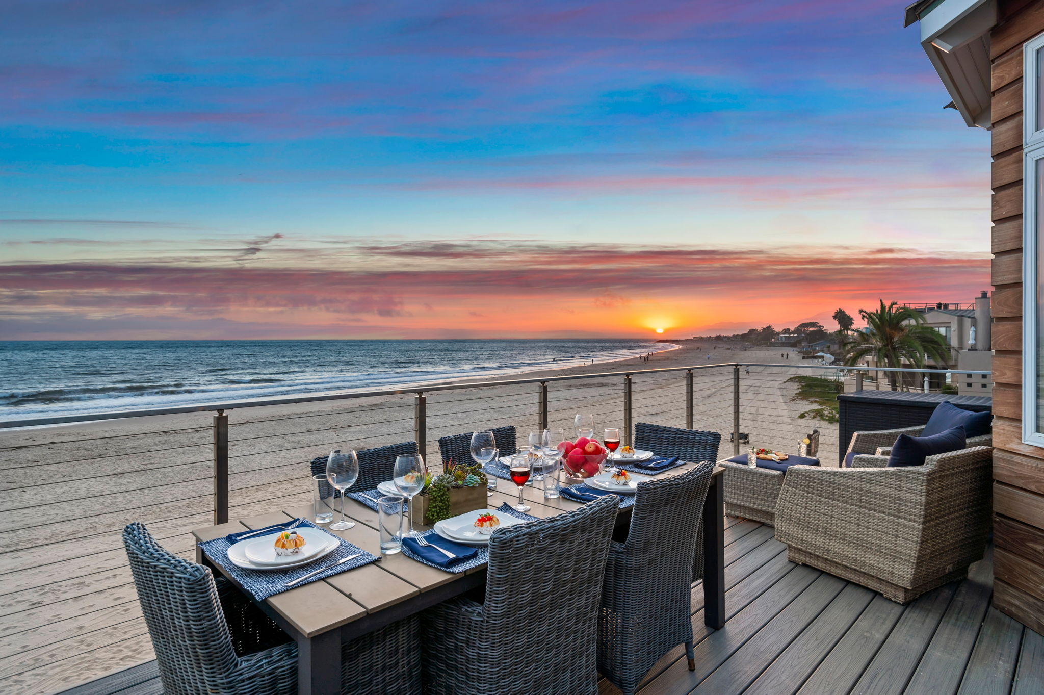 Luxury Sandcastle Beachfront! Sleeps 8 - Walk Everywhere!