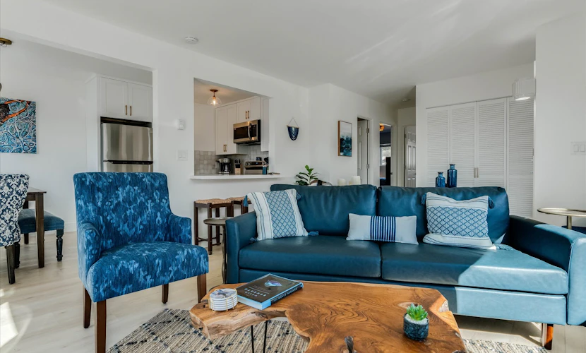 Ocean Paradise Awaits 2 Bed 1 Bath Walk to town and the beach, comfy outdoor area with firepit & bbq