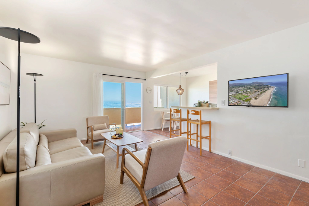 Carpinteria Shores CS 210