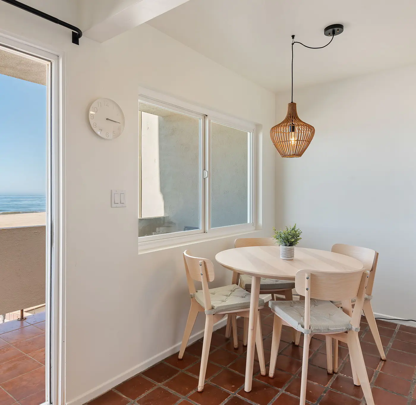 Carpinteria Shores CS 210
