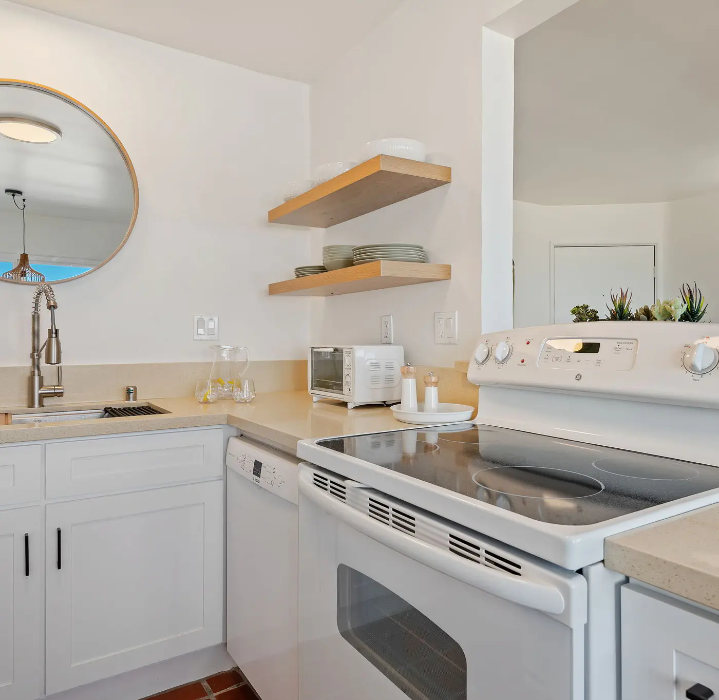 Carpinteria Shores CS 210