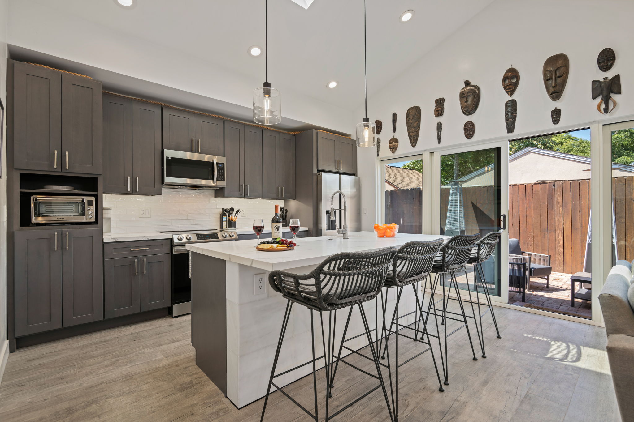 NEW Rustic Villa – 2BD, 2BA Close to Beach and Everything!