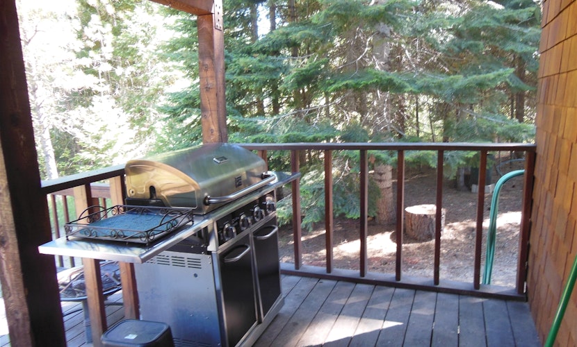 Enjoy Privacy in the Pines, Close to Golf Course