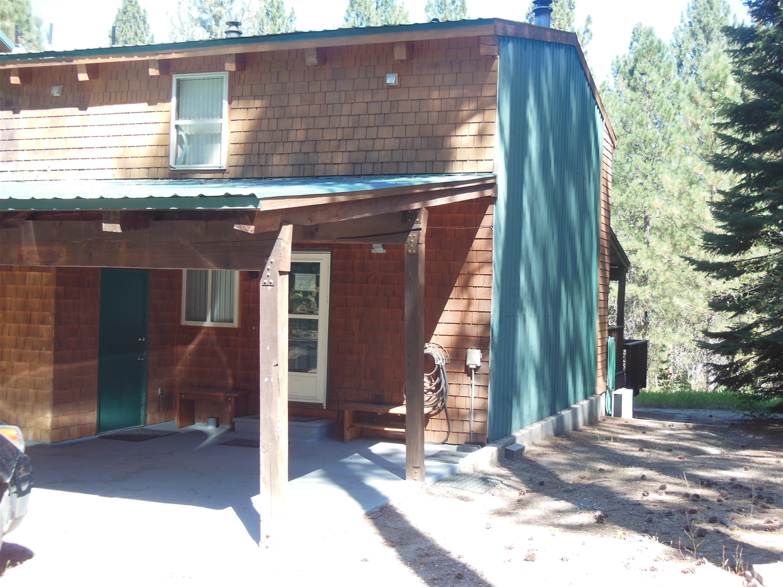 Enjoy Privacy in the Pines, Close to Golf Course