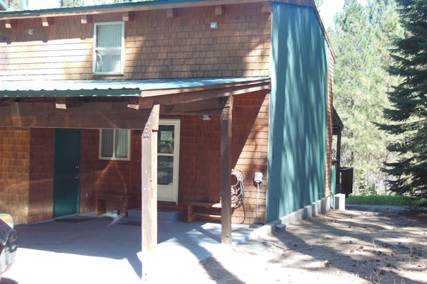 Enjoy Privacy in the Pines, Close to Golf Course