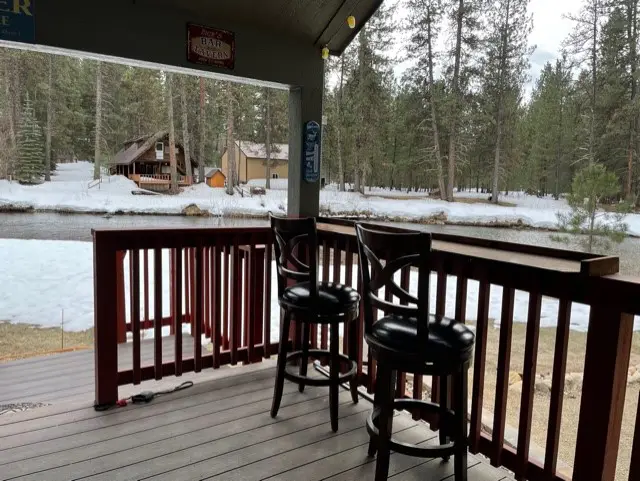 Lone Pine Place