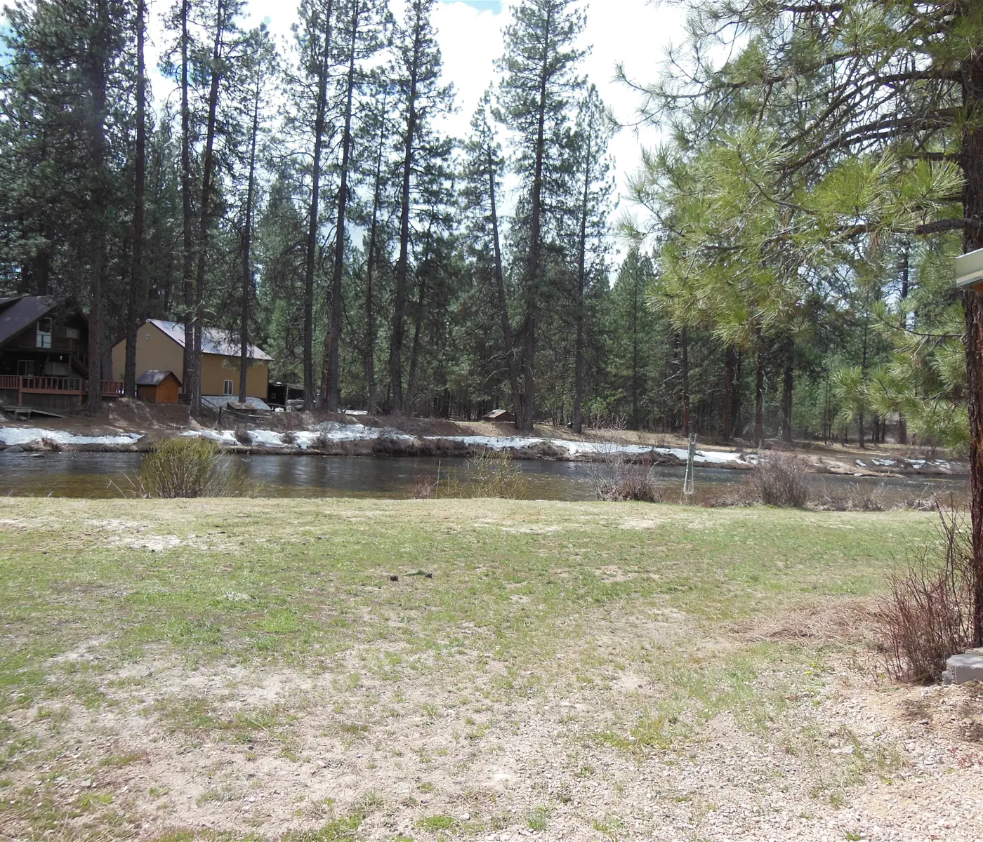 Lone Pine Place