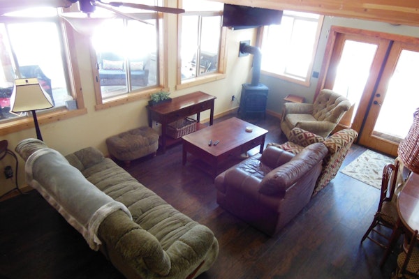Fabulous ADA Accessible Cabin Nestled int he Pines with Private Hot Tub!
