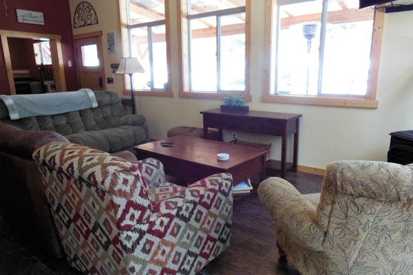 Fabulous ADA Accessible Cabin Nestled int he Pines with Private Hot Tub!