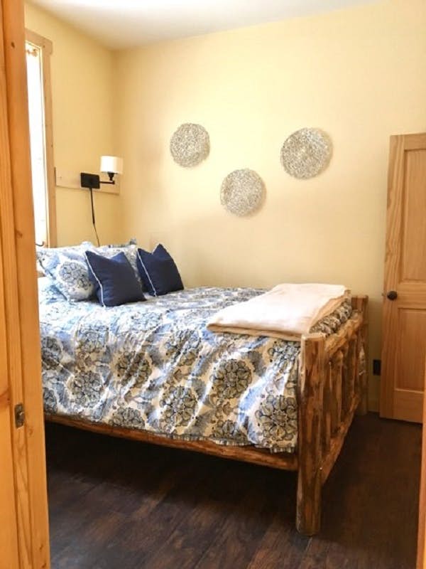 Shadow Pines Cabin (Partially Handicap Accessible)