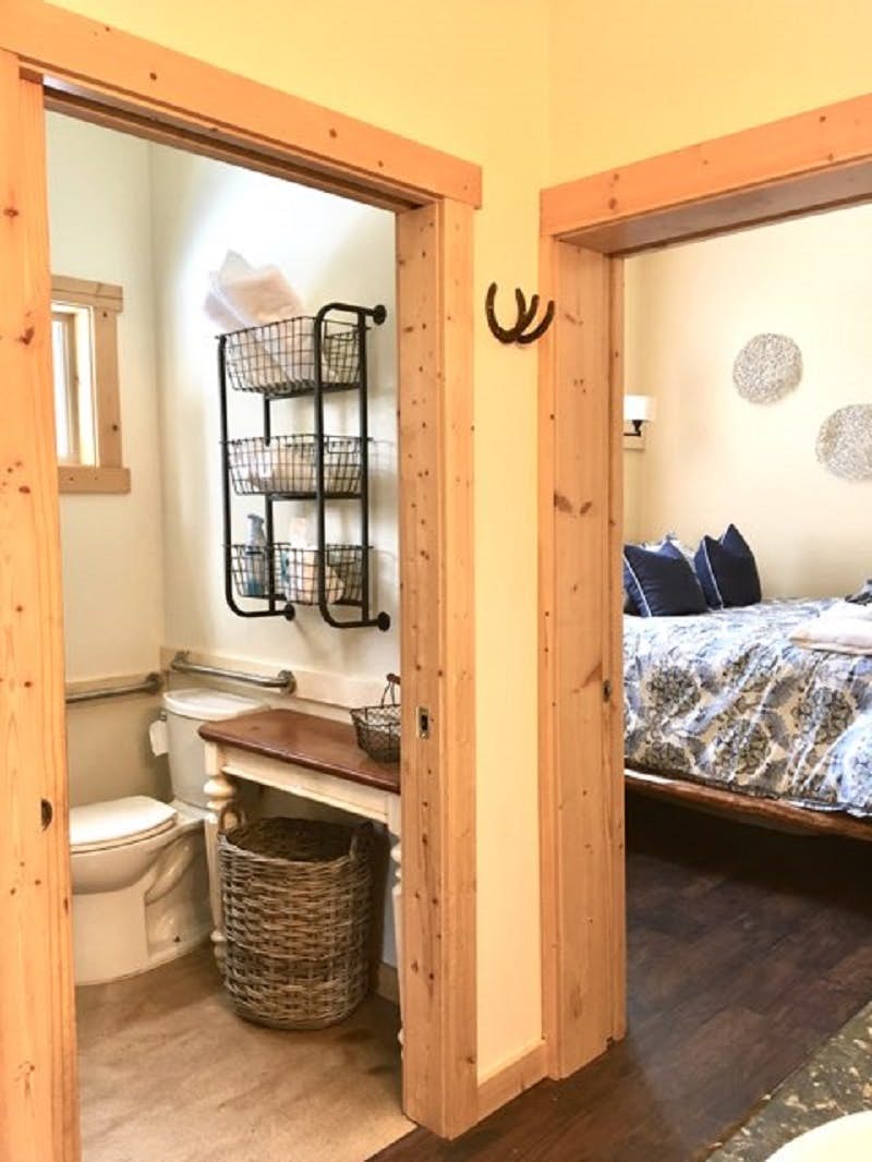 Shadow Pines Cabin (Partially Handicap Accessible)