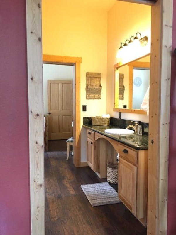 Shadow Pines Cabin (Partially Handicap Accessible)