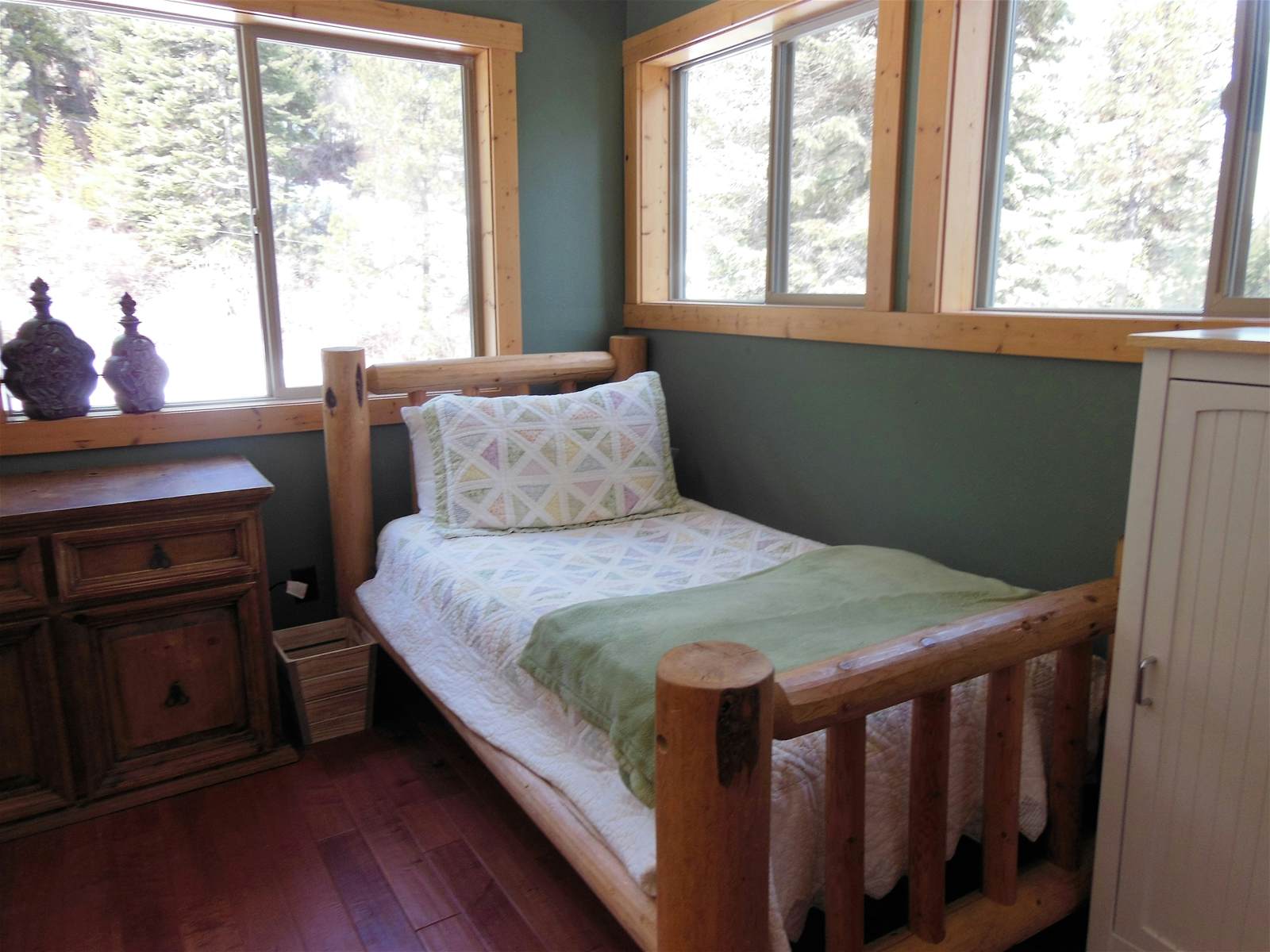 Shadow Pines Cabin (Partially Handicap Accessible)