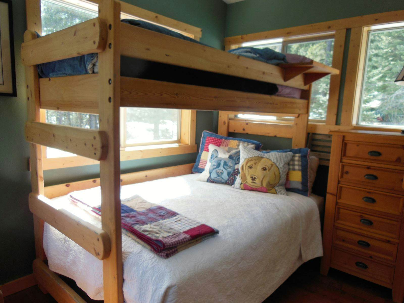 Shadow Pines Cabin (Partially Handicap Accessible)